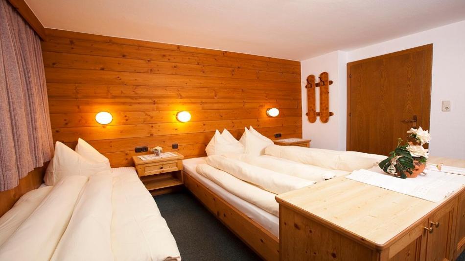 Haus Ria Apartment Solden Bagian luar foto